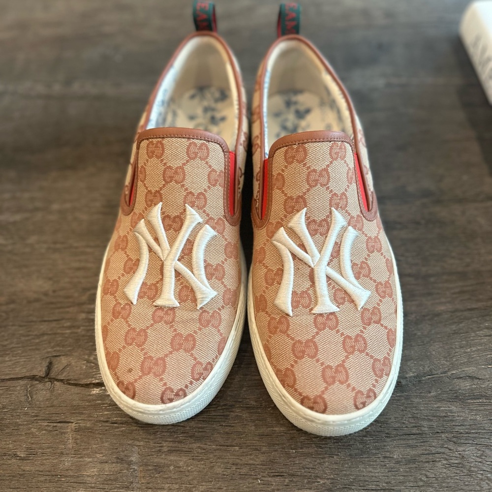 Gucci GG Logo Canvas NY Logo Slip-On Sneakers